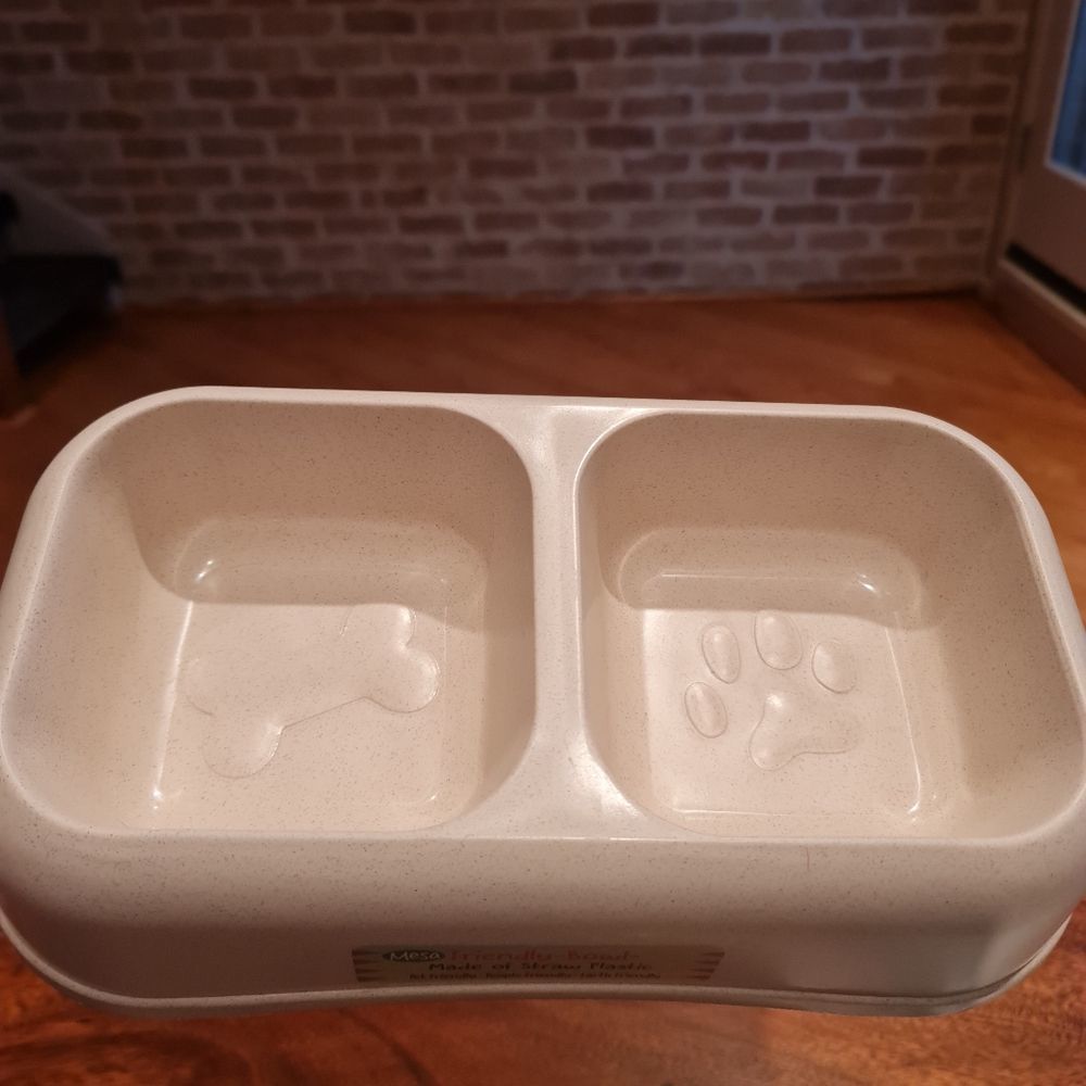 Eco Friendly! Mesa Dog / Cat Pet Friendly Bowl Made of Straw Plastic Brand New!